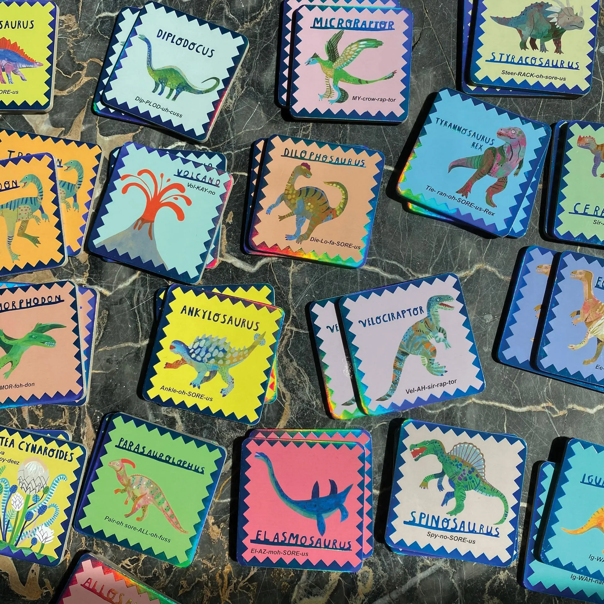 eeBoo Shiny Dinosaur Memory and Matching Game
