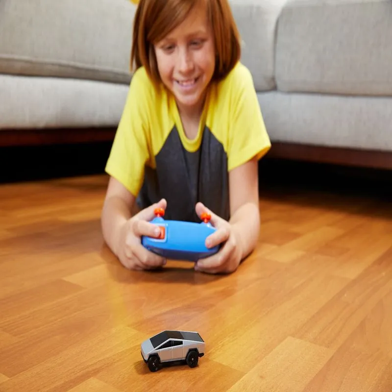 Hot Wheels 1:64 Remote Control Tesla Cybertruck