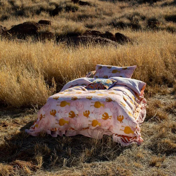 Kip and Co x Ernabella Arts | Tjulpu Kulunypa Linen Quilt Cover
