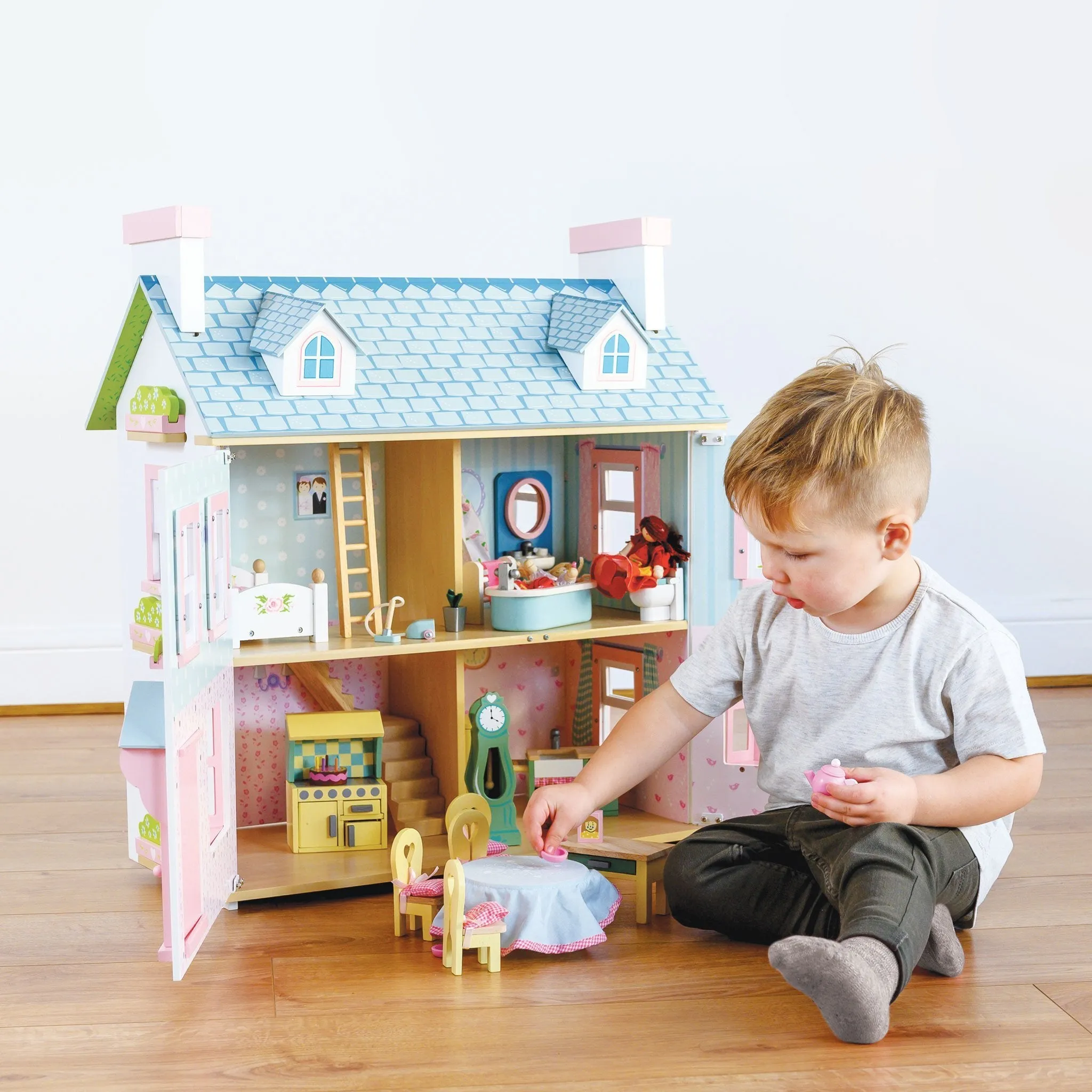Le Toy Van Mayberry Manor Wise - Kids Toys