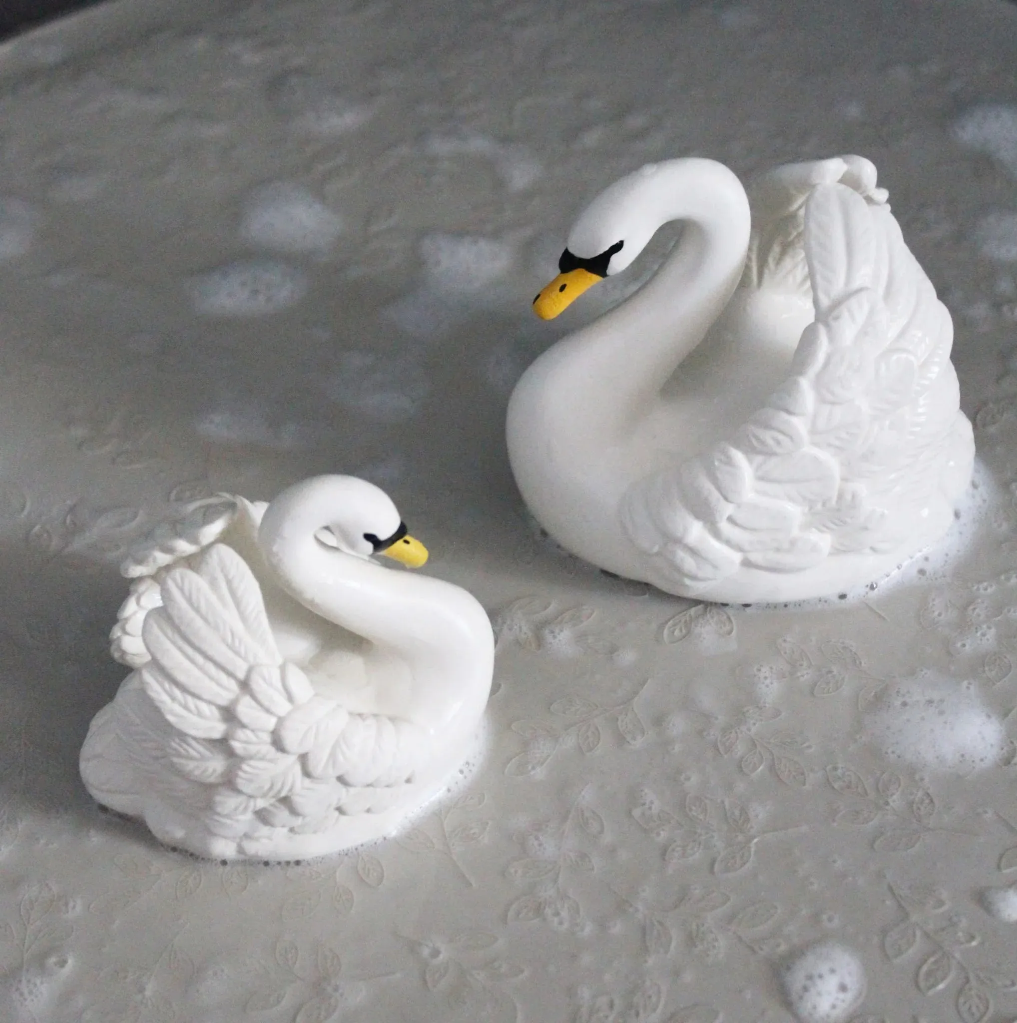 Natruba: Natural Rubber Large Bath Toy Swan - White